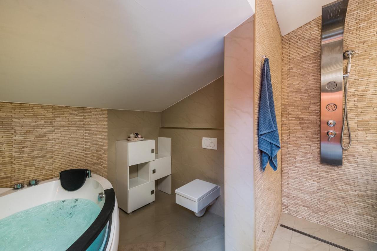 Apartment Rooftop Pula Exterior photo